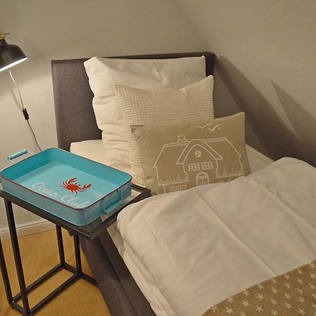 Morderne 3-Zimmerwohnung In Einer Hausscheibe Unter Reet Westerland Bagian luar foto